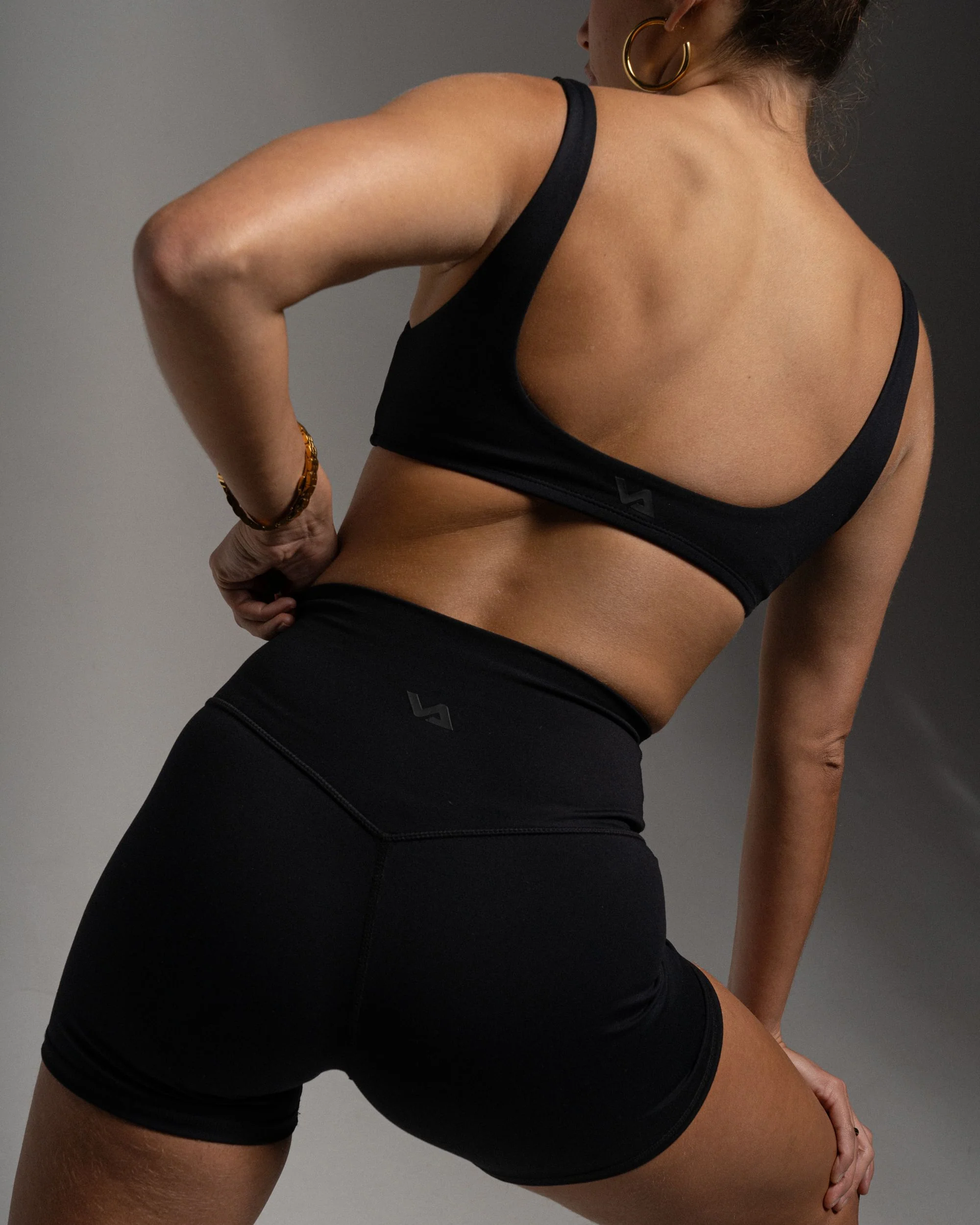 Form Sculpt Crop - Image 9
