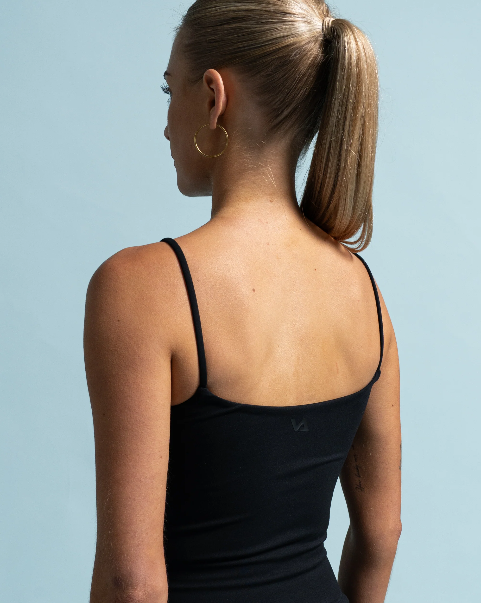 Form Tank - Image 4