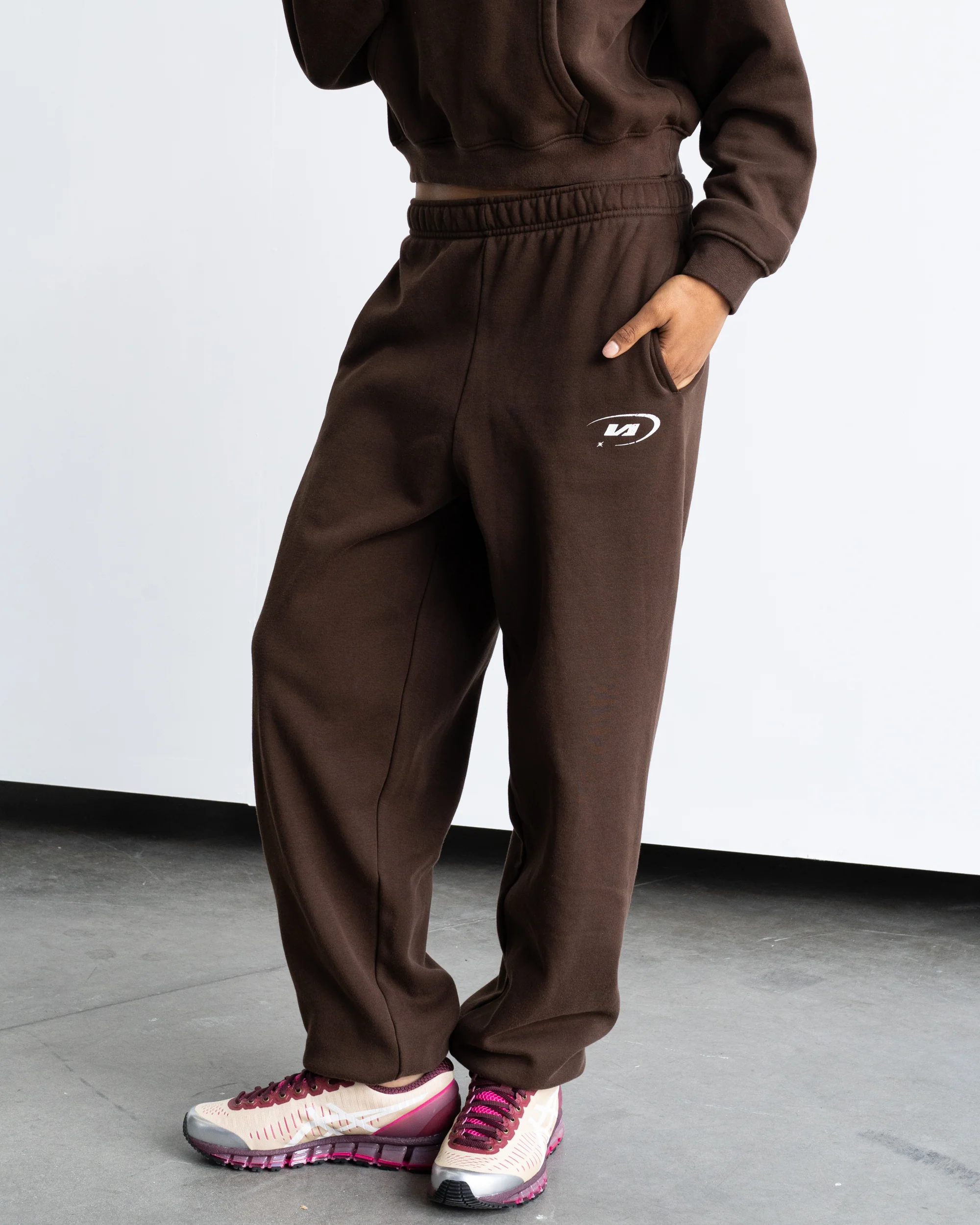 Star Training Cuffed Sweatpants - Image 14